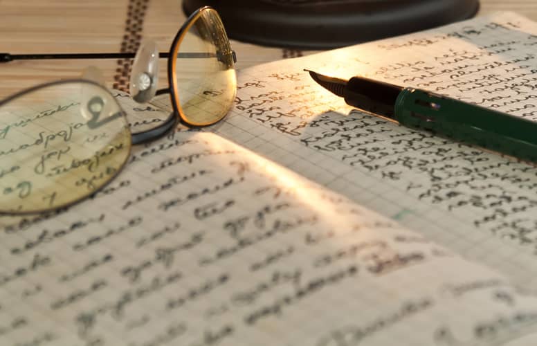 carnet écriture manuscrite et stylo